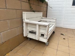 Banco de Palets Blanco con Ruedas