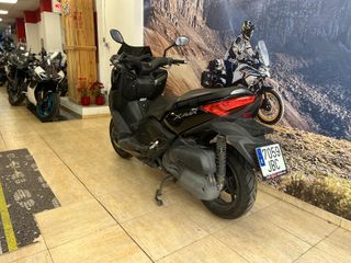 Yamaha XMAX 125