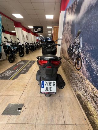 Yamaha XMAX 125
