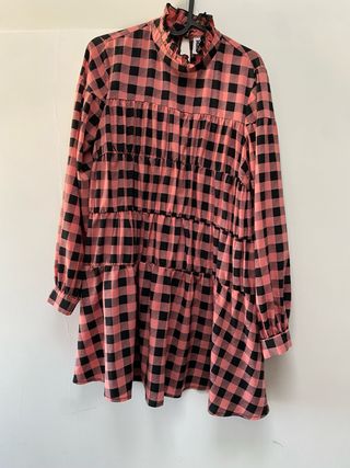 Vestito a quadri rosa e nero