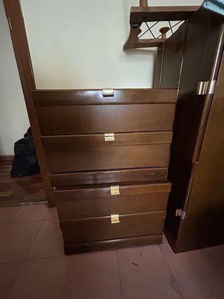 Juego 2 mesitas de noche madera.