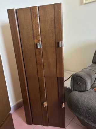 Juego 2 mesitas de noche madera.