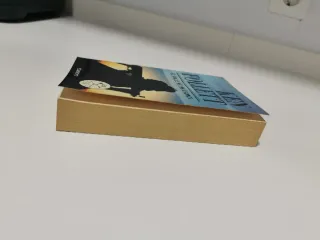 El valle de los leones / Lie Down with Lions (S...