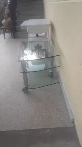 Mesa TV cristal 3 baldas