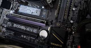 Servidor NAS ProxMox TrueNAS 32GB RAM i3 8 bahías