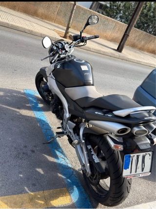 Suzuki GSR 600 Naked