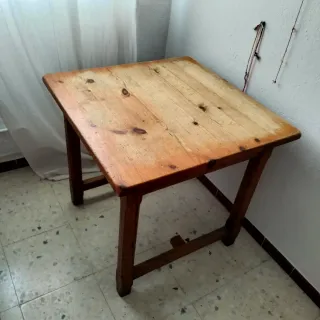 Mesa de trabajo de madera