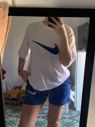 Conjunto Mujer: Camiseta, Short y Gorra