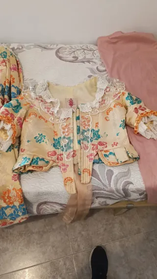 Traje de fallera adulta color vainilla