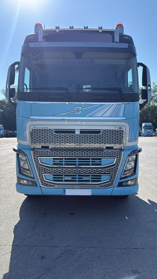 Tractora Volvo FH-750
