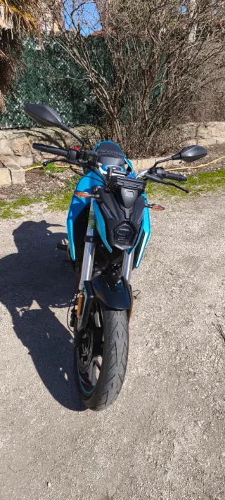 Moto Voge 125R Negra/Azul