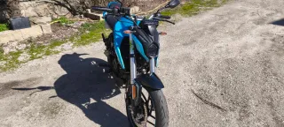 Moto Voge 125R Negra/Azul