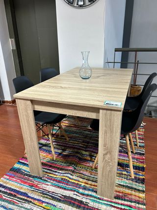Mesa comedor + 4 sillas nórdicas