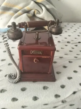Teléfono antiguo de sobremesa