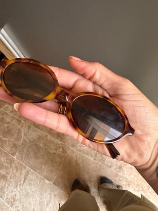 Conjunto Alo Negro + gafas de sol miu