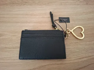 Portafoglio Victoria's Secret nero con ciondolo cu