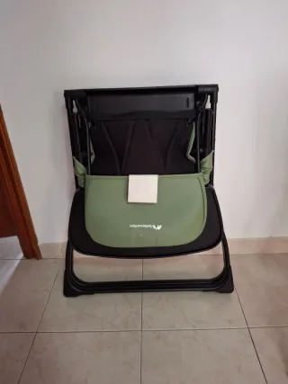 Silla de alimentación verde