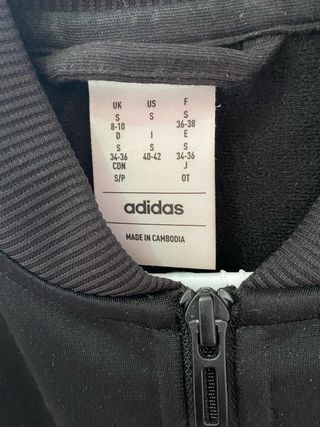 Chaqueta Adidas Negra con Rayas Blancas