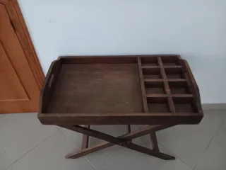 Camarera de madera rústica