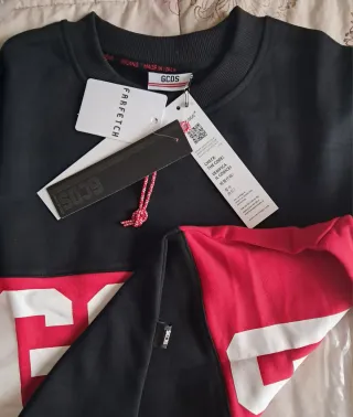 Felpa GCDS Nera con Logo Rosso Taglia L