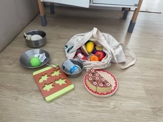 Cucina in legno per bambini con accessori