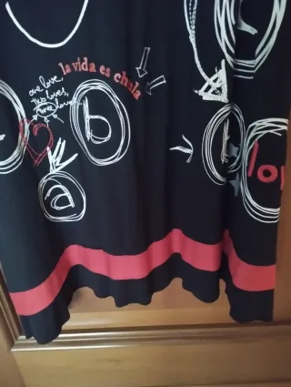 Abito Desigual nero e rosso