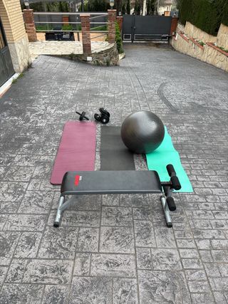 Set completo palestra: panca, manubri, fitball, tappetini