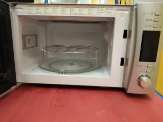 Horno Microondas Candy con Grill