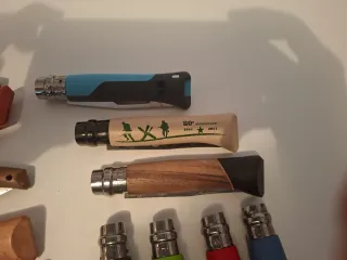 26 Opinel Inox e Carbon Francia e 2 bergamaschi