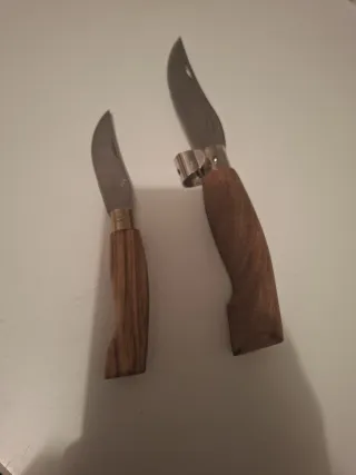 26 Opinel Inox e Carbon Francia e 2 bergamaschi