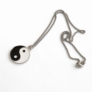 Collar Yin Yang Hecho a Mano