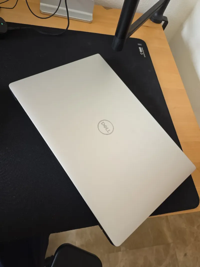 Portátil Dell XPS 9570 y bateria portátil Dell afbeelding 5