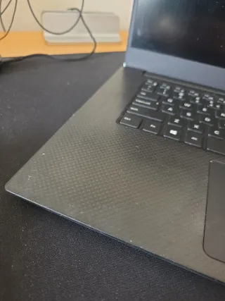 Portátil Dell XPS 9570 y bateria portátil Dell