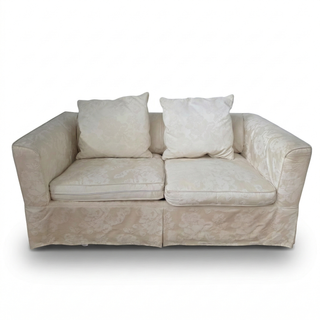 Sofá cama clásico beige clasico tapiceria bordada