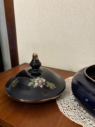 Centrotavola in porcellana blu e oro