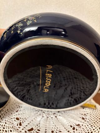 Centrotavola in porcellana blu e oro