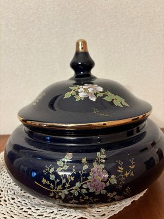 Centrotavola in porcellana blu e oro