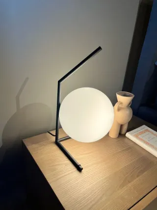 Lampada da tavolo in stile Flos IC T1 Low nera