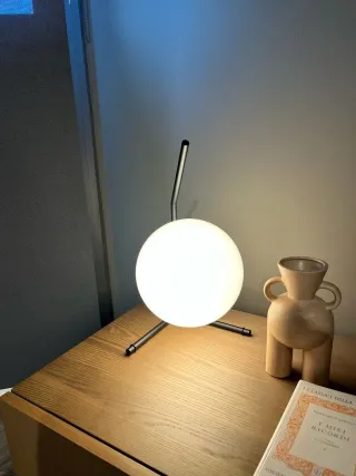 Lampada da tavolo in stile Flos IC T1 Low nera