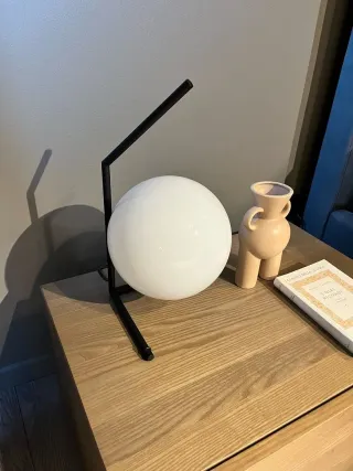 Lampada da tavolo in stile Flos IC T1 Low nera