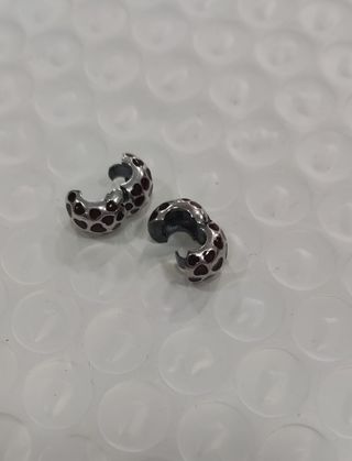 2 Clips Pandora Plata Corazones Rojos