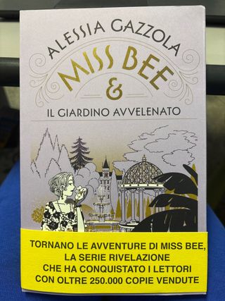 Miss Bee e il giardino avvelenato