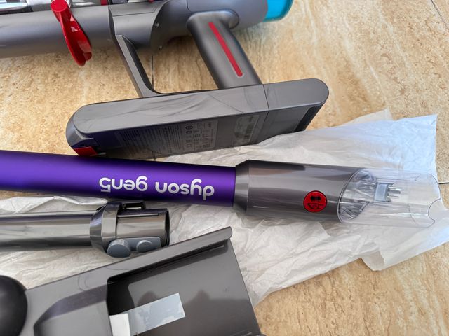 Dyson Gen5 Detect Absolute NUEVA SIN USO