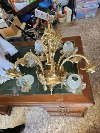 Lámpara de araña dorada antigua