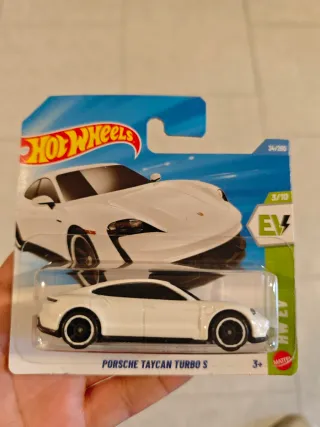 Hot Wheels Porsche Taycan Turbo S