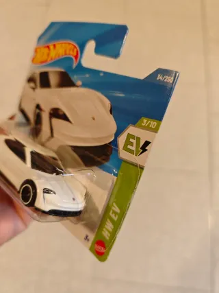 Hot Wheels Porsche Taycan Turbo S