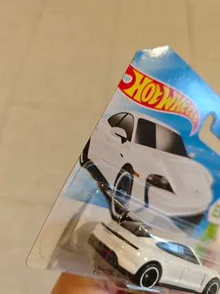 Hot Wheels Porsche Taycan Turbo S