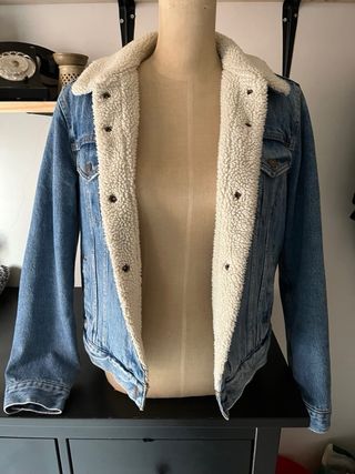 Cazadora Levi's borrego