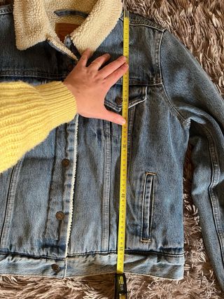 Cazadora Levi's borrego