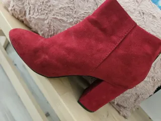 Botín Stradivarius Rojo Talla 37